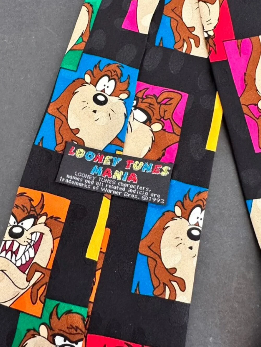 Looney Tunes Tazmanian Devil Colorblock Vintage Mens Tie